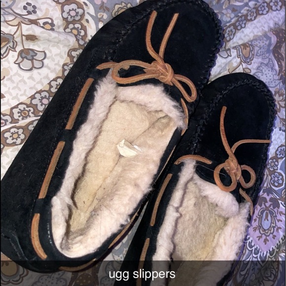 REPOSTING 2MORO!!! Authentic UGG Dakota Moccasins - Picture 3 of 3